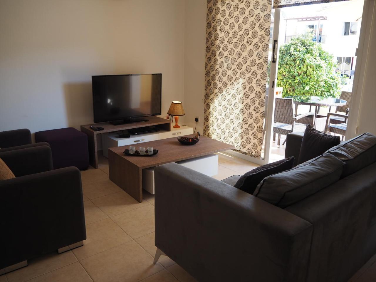 Sirena Sunrise Prestige Apartments Paphos Exterior photo
